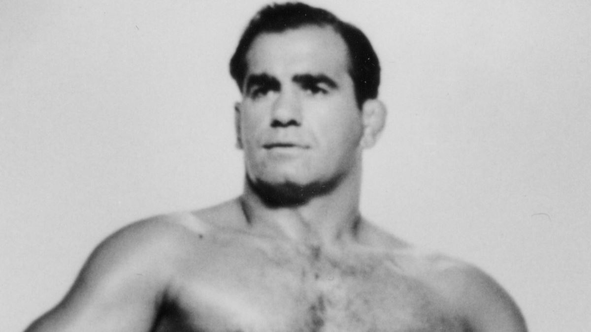 Charlie Thesz reflects on Lou’s life through scrapbooks
