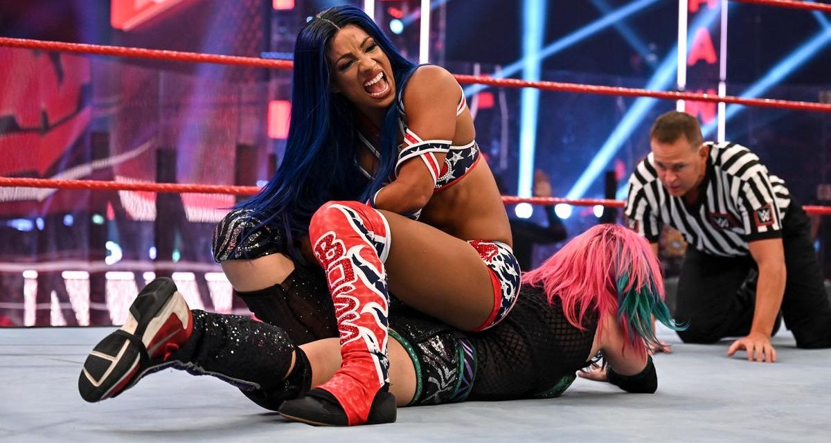 RAW: Sasha Banks officially wins the RAW Women’s title; with some help