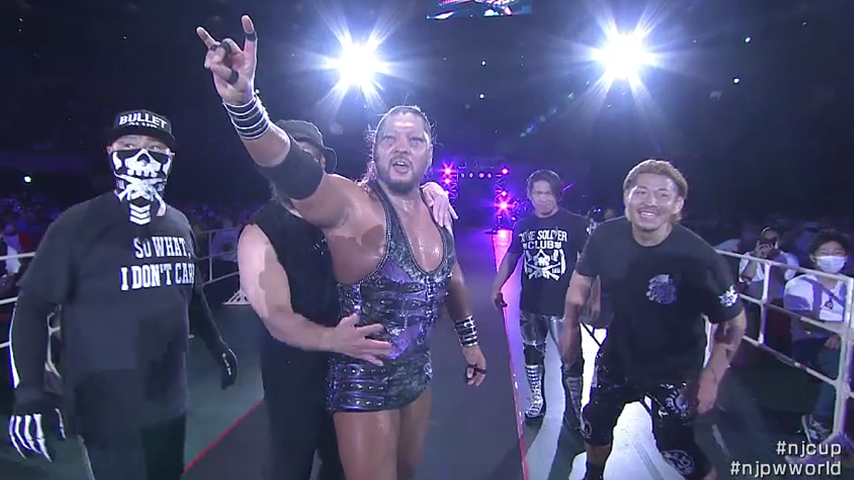Evil wins Cup and joins Bullet Club, fans return