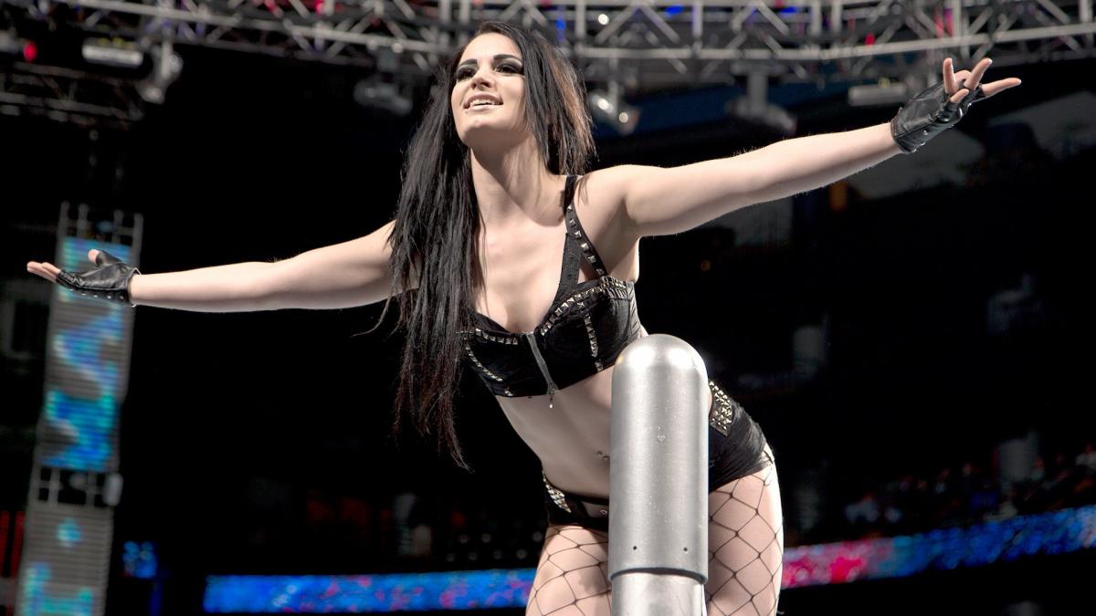 Paige defies, blasts WWE