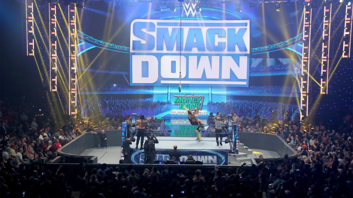 Smackdown The WWE Universe returns in Houston Slam Wrestling