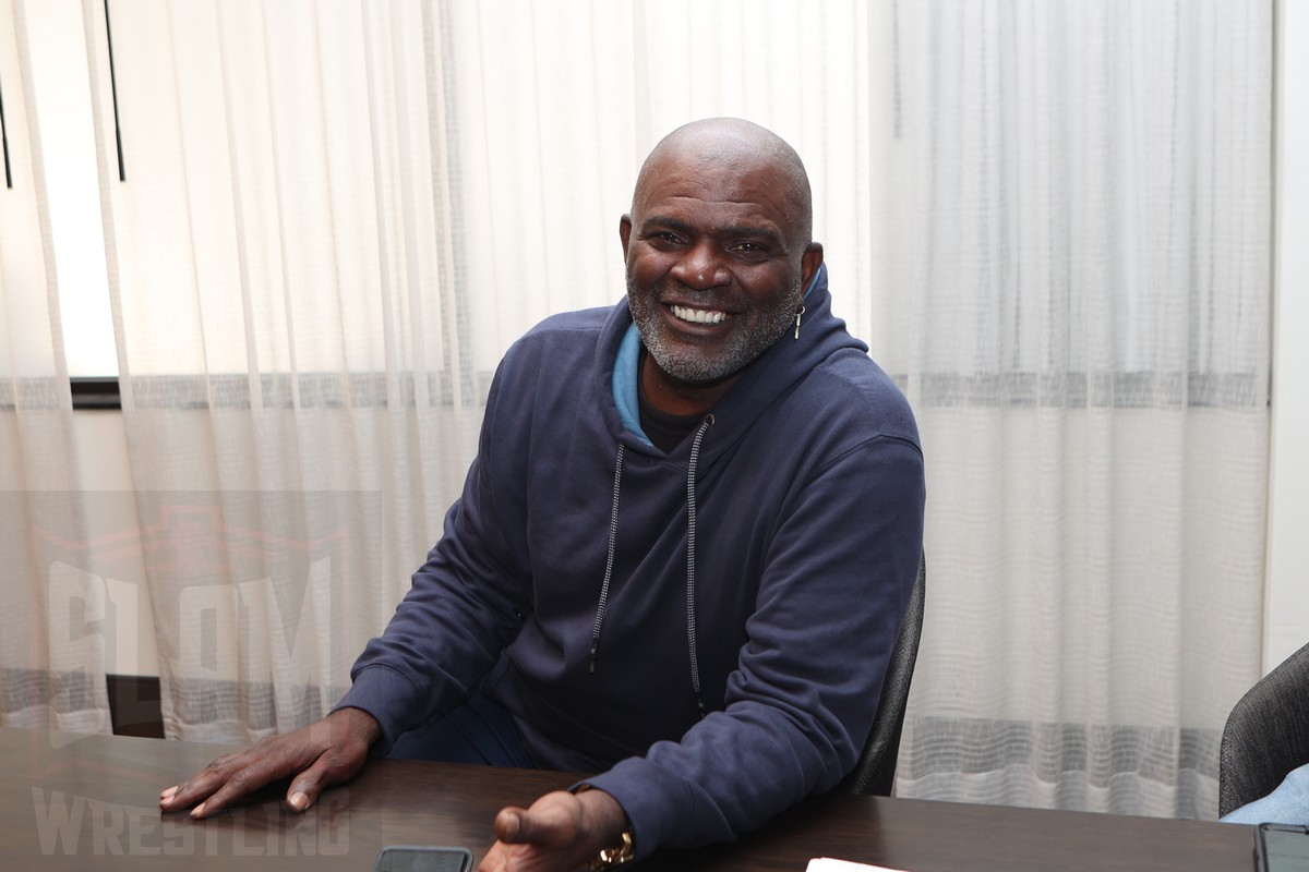 Lawrence Taylor at The Big Event fan fest on Saturday, November 13, 2021, at New York LaGuardia Airport Marriott, in East Elmhurst, NY. Photo by George Tahinos, https://georgetahinos.smugmug.com