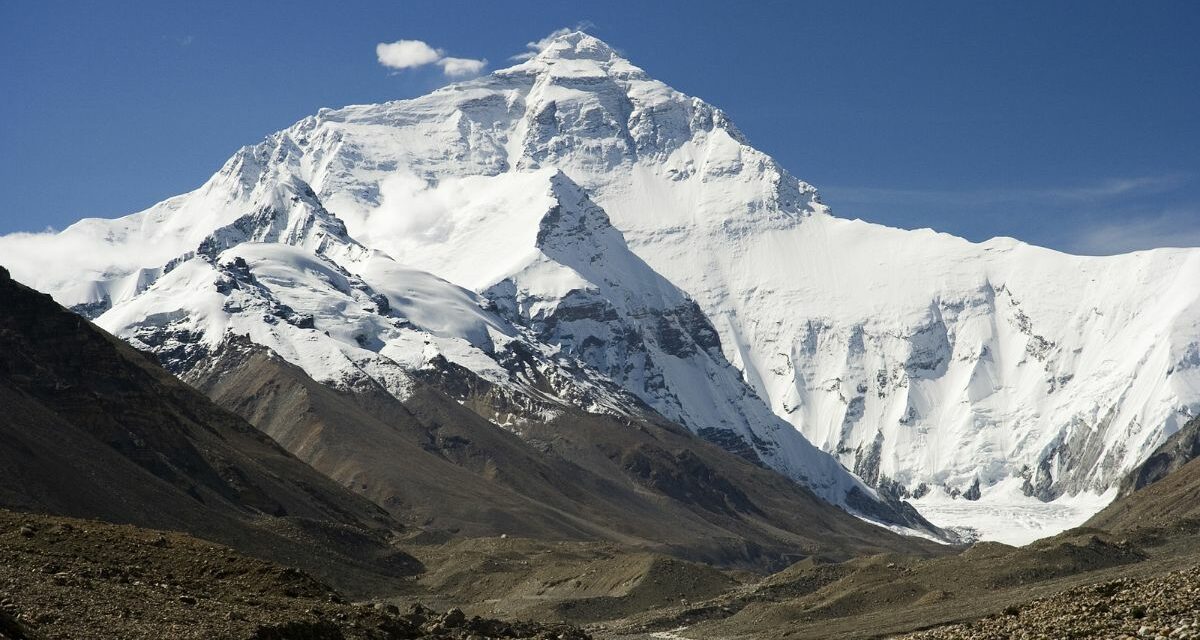 Wrestler to climb Mount Everest