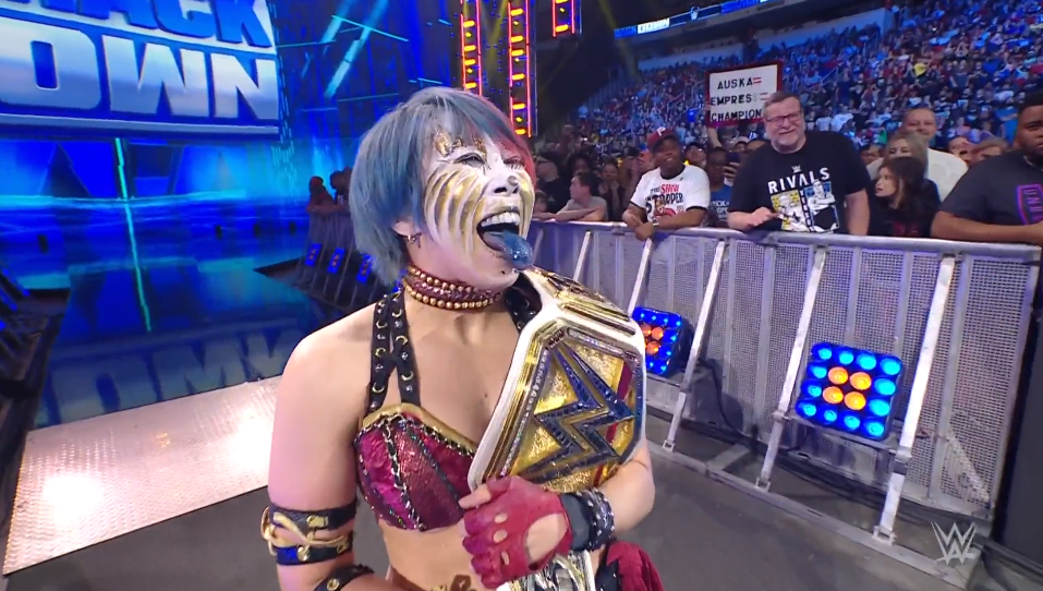 SmackDown: Asuka survives the night