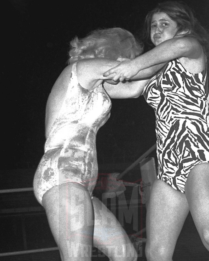 Joyce Grable vs Pepper LaBianco. Courtesy the collection of Chris Swisher