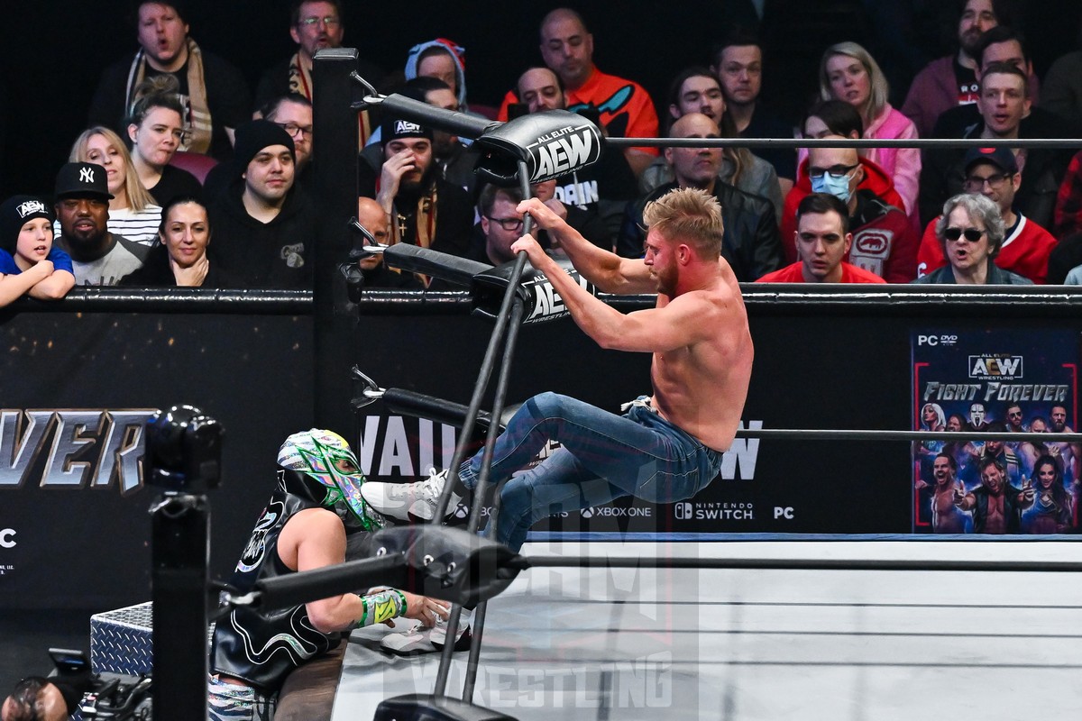 Orange Cassidy vs Angelico at AEW Rampage, taped at Centre Bell in Montreal, Quebec, on Wednesday, December 6, 2023, and airing on Friday, December 8, 2023. Photo by Minas Panagiotakis, www.photography514.com
