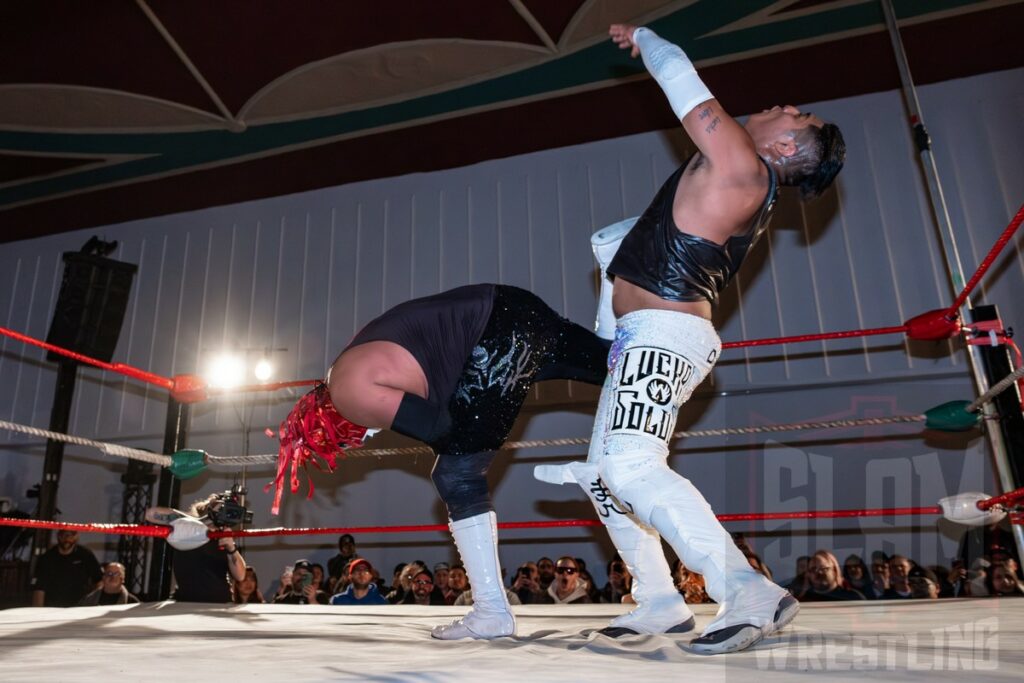 Arc Angel Divino vs. Ultimo Maldito at Demand Lucha, at Parkdale Hall, in Toronto, Ontario, on Thursday, December 14, 2023. Photo by John Gallant / @hocusfocuspix