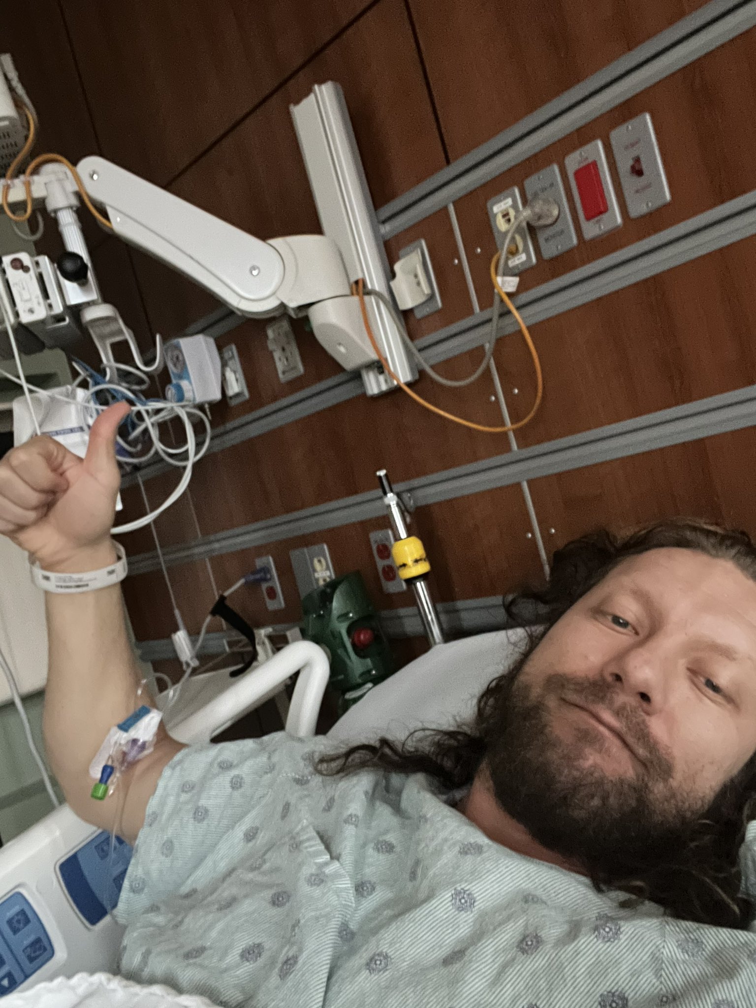 Kenny Omega in the hospital. X photo