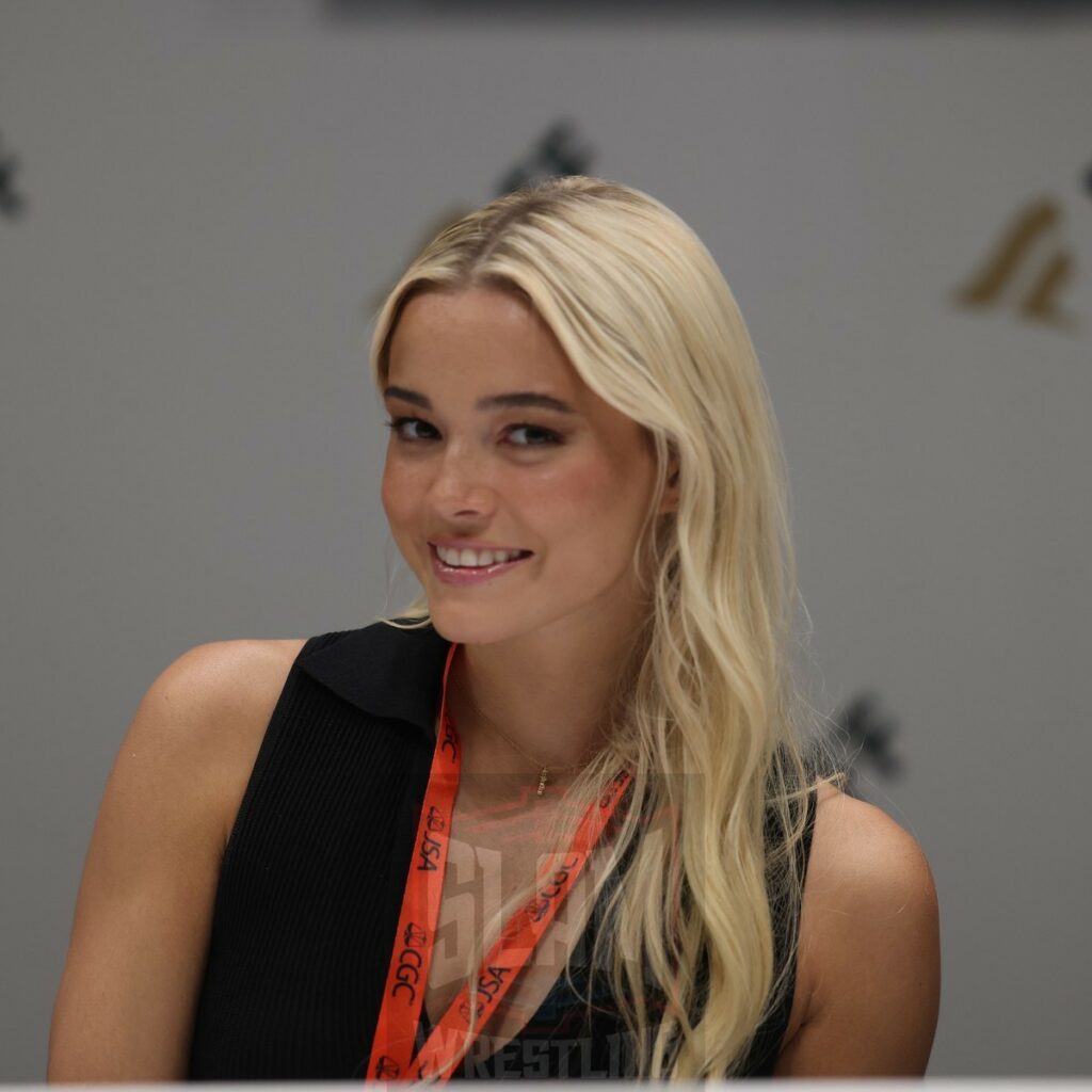 Gymnast Livvy Dunne at Fanatics Fest NYC, Friday, August 16 to Sunday, August 18, 2024, at the Jacob K. Javits Convention Center, in New York City Photo by George Tahinos, https://georgetahinos.smugmug.com