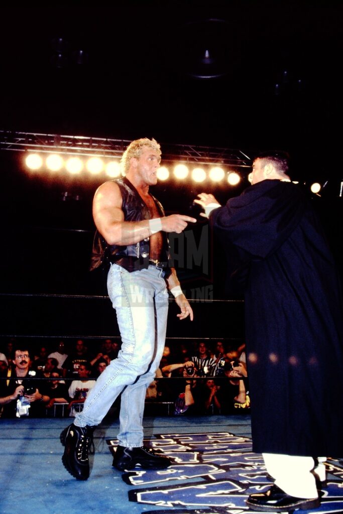 Sid Vicious in ECW with Judge Jeff Jones. Photo by George Tahinos, https://georgetahinos.smugmug.com