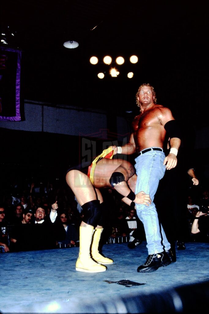 Sid Vicious in ECW against John Kronus. Photo by George Tahinos, https://georgetahinos.smugmug.com