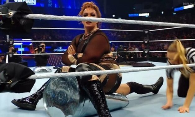 SmackDown: Queen Nia squashes, destroys and annihilates Michin in Street Fight