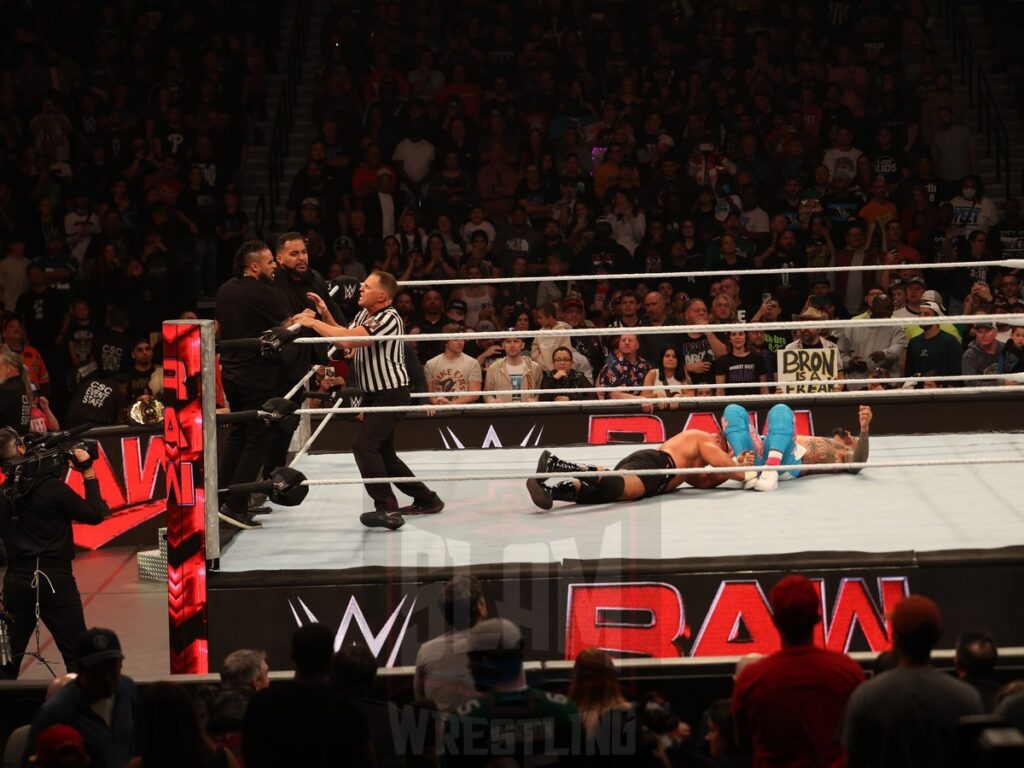 The Bloodline on the side of the ring during the Intercontinental Title match between Bron Breakker and Jey Uso (c) at WWE Monday Night Raw at the Wells Fargo Center in Philadelphia, PA, on October 21, 2024. Photo by George Tahinos, georgetahinos.smugmug.com