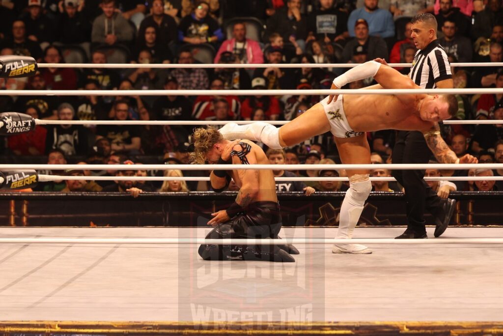 Will Ospreay vs. Kyle Fletcher at AEW Full Gear on Saturday, November 23, 2024, at the Prudential Center in Newark, NJ. Photo by George Tahinos, https://georgetahinos.smugmug.com