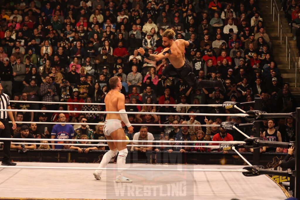 Will Ospreay vs. Kyle Fletcher at AEW Full Gear on Saturday, November 23, 2024, at the Prudential Center in Newark, NJ. Photo by George Tahinos, https://georgetahinos.smugmug.com