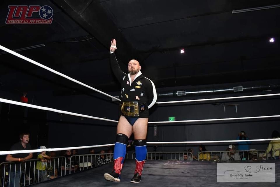 Jeremiah Plunkett waving to his adoring fans of TAPW on November 16, 2024. Photo by Anna Long