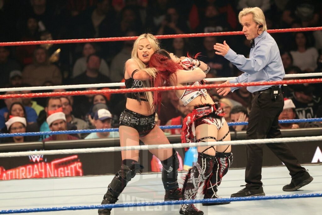 Women's World Championship Match: Iyo Sky vs. Liv Morgan (c) at WWE Saturday Night's Main Event on Saturday, December 14, 2024, at the Nassau Veterans Memorial Coliseum in Uniondale, New York. Photo by George Tahinos, georgetahinos.smugmug.com