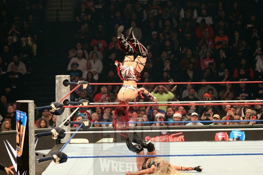 Women's World Championship Match: Iyo Sky vs. Liv Morgan (c) at WWE Saturday Night's Main Event on Saturday, December 14, 2024, at the Nassau Veterans Memorial Coliseum in Uniondale, New York. Photo by George Tahinos, georgetahinos.smugmug.com