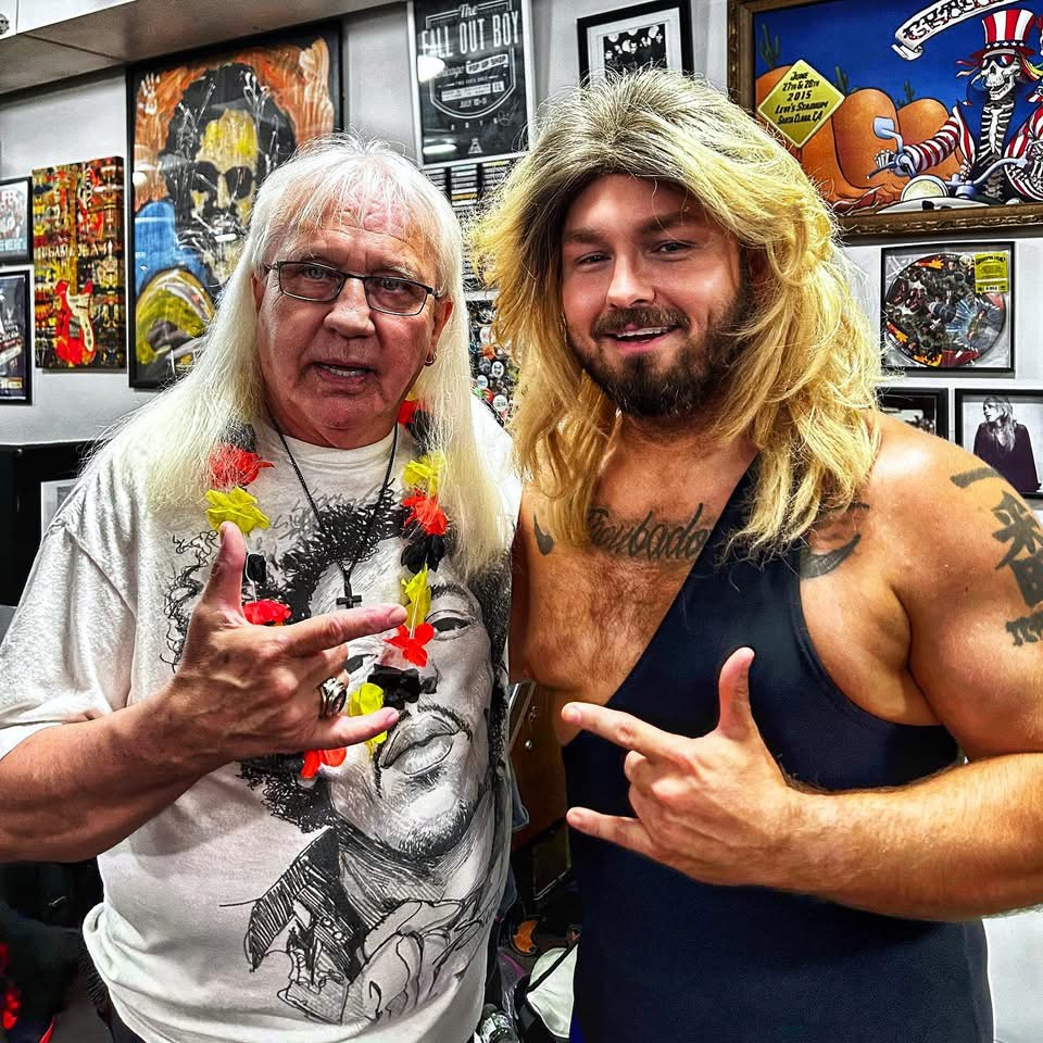 Ricky Morton and a hairier-than-normal Jeremiah Plunkett. Photo by Pollo Del Mar